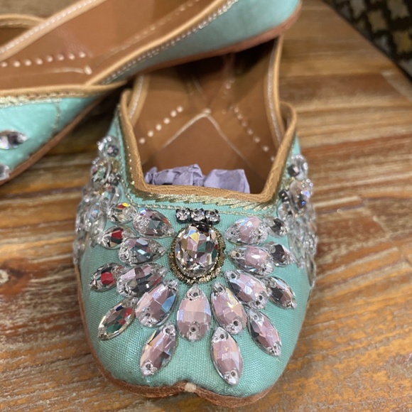 Teal Juttis - Picture 4 of 8